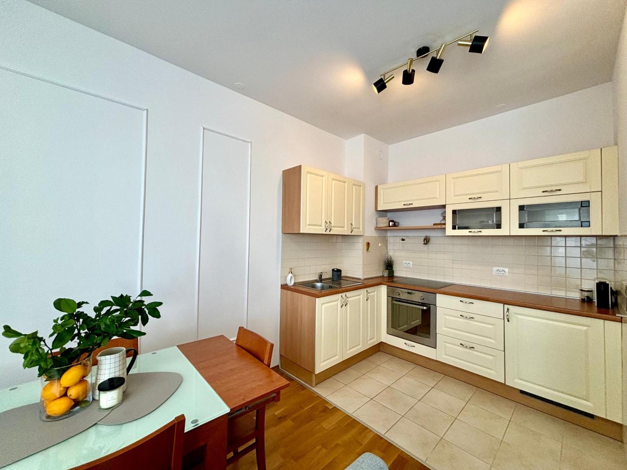 Apartmán Adrianora With Freeparking *